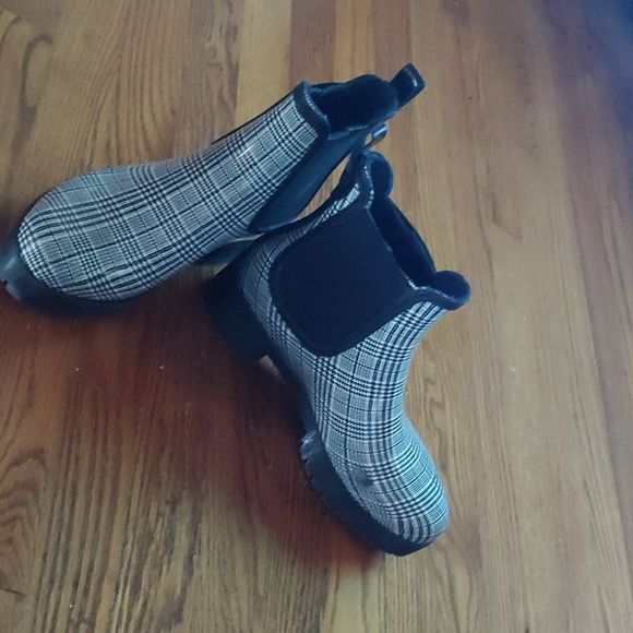 Jeffrey Campbell rain booties - Picture 2 of 4